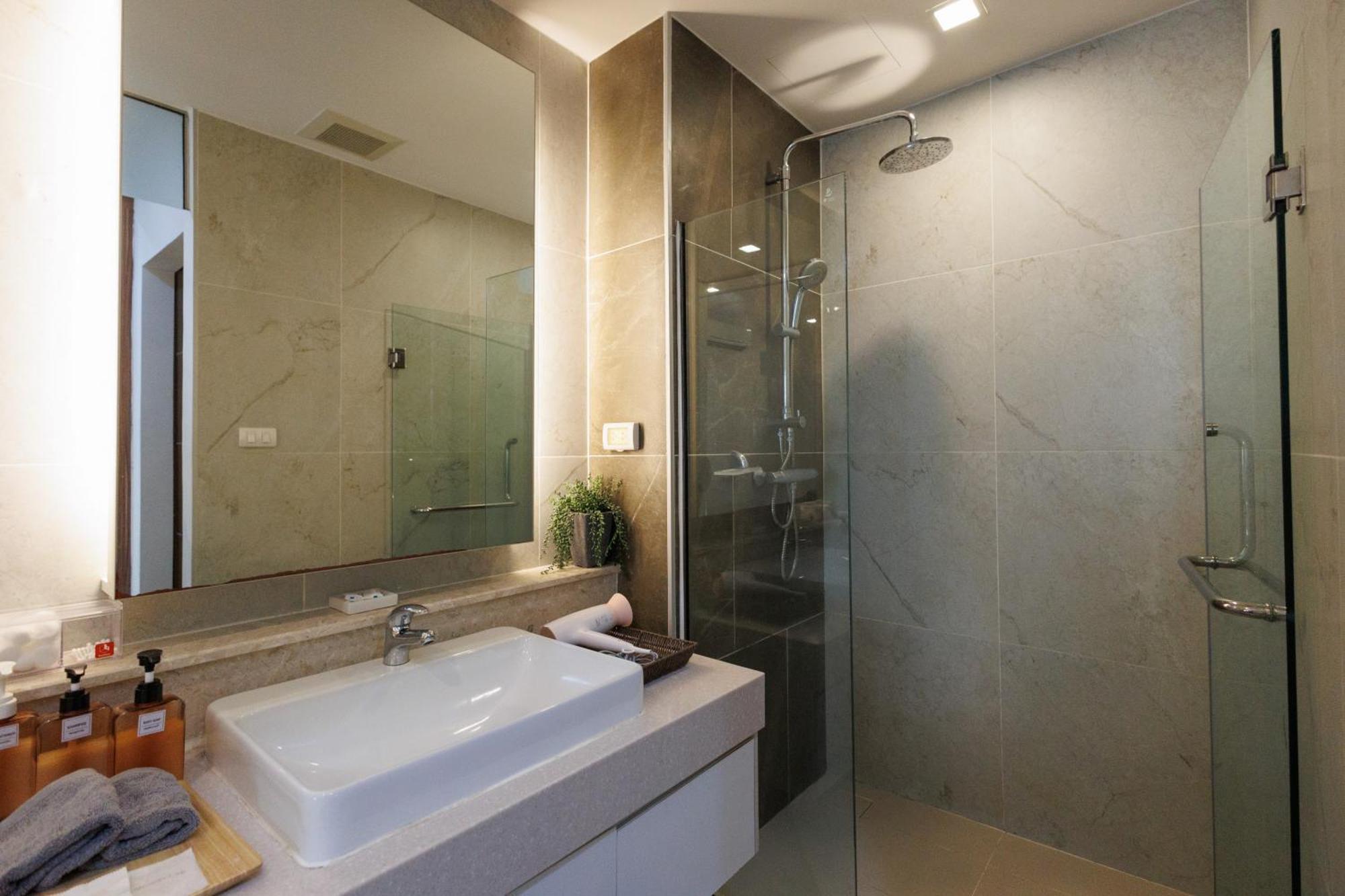 The Astra Condo City Center Chiang Mai Buitenkant foto